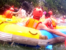 黄腾峡漂流激情水战